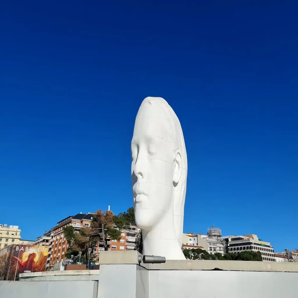 Plaza de Colón: Un Ícono Histórico y Cultural